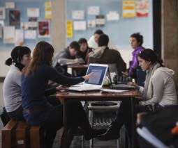 El estudiantado es el destinatario de la iniciativa Emprén.